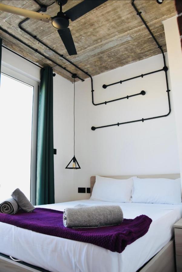 Chic Penthouse Industrial-Style Apartment Mosta Luaran gambar